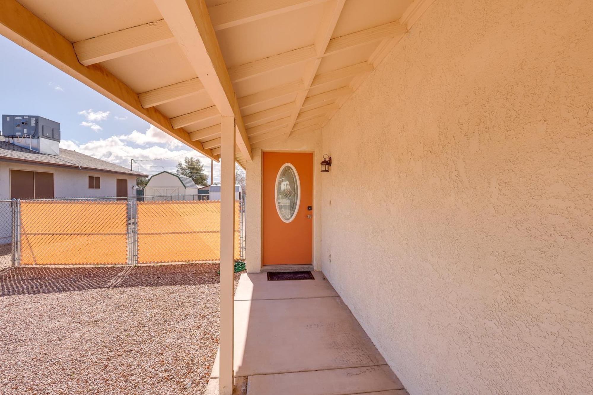 Kingman Vacation Rental With Yard And Fire Pit Extérieur photo